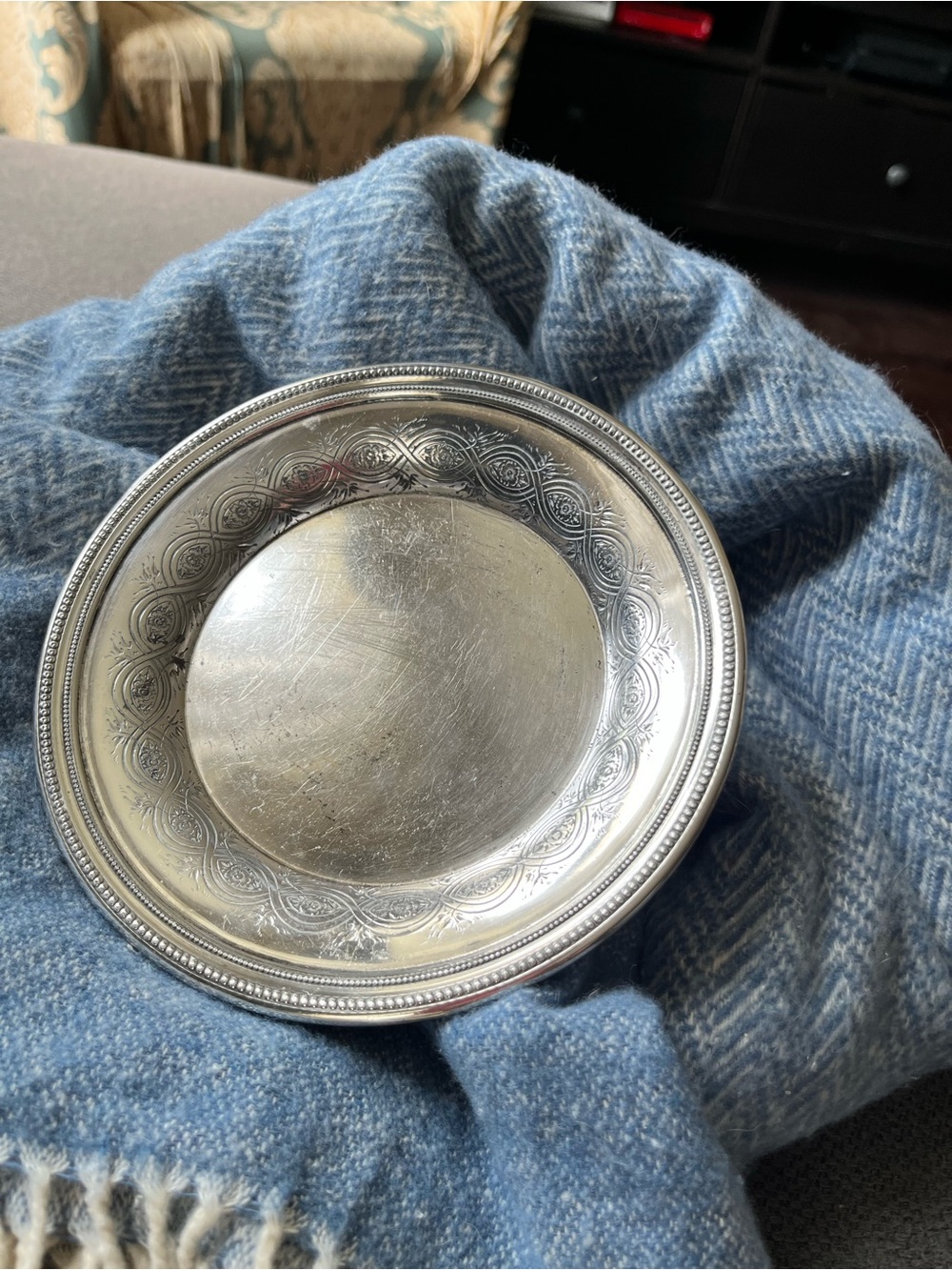 Silver Decorative Metal Coaster Dish - Classic Round Accent